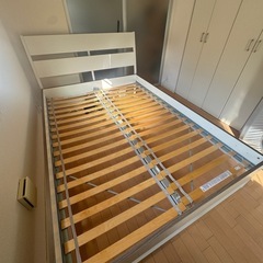 IKEA TRYSIL ダブルベッドフレーム　ホワイト　の画像