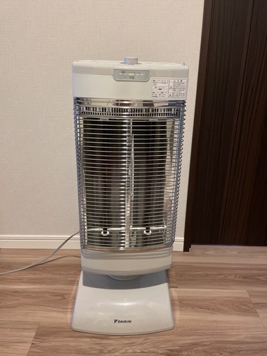 ダイキン　遠赤外線暖房機　セラムヒート電気ストーブ　超美品
