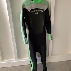 投げ売り‼️クイックシルバー男性用フルスーツ