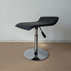 昇降式カウンターチェア（低め）