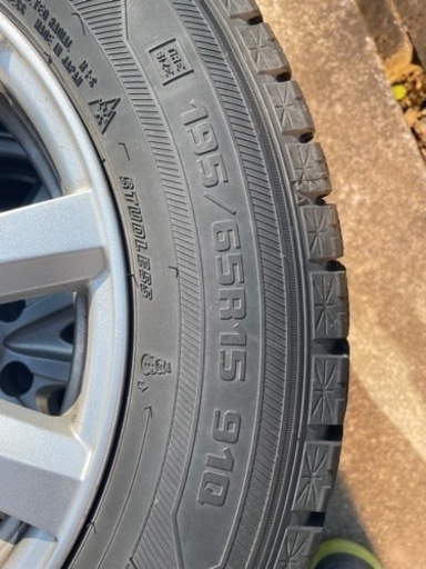 車のパーツ タイヤ、ホイール