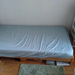 ニトリ　木製ベッド　マットレス付きの画像