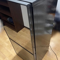 2ドア冷凍冷蔵庫ツインバードミラードアの画像