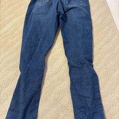 【最終価格】ユニクロ ジーンズ 140の画像