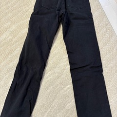 【最終価格】ユニクロ ジーンズ ブラック 140の画像