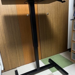 昇降式デスクの画像