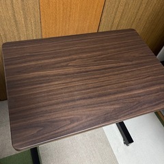 昇降式デスクの画像