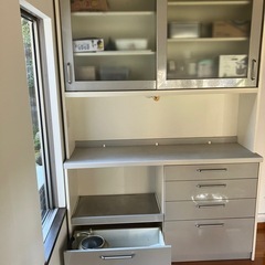 食器棚
の画像