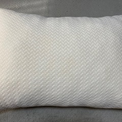 【非対面可】ニトリ　低反発チップ枕　美品の画像