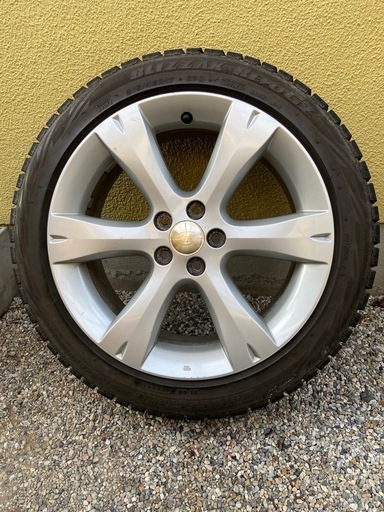 スタッドレスタイヤ　ブリヂストン　レガシィ