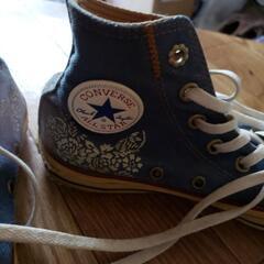 23くらいです。CONVERSEハイカットの画像