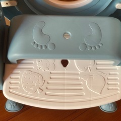 【取引中】赤ちゃん補助便座　ステップ付き　折りたたみ可能の画像