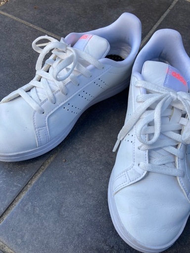 スニーカー adidas 23.5