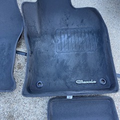 プリウス　フロアーマットの画像