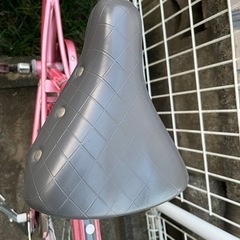 子供自転車（後輪パンク中）の画像