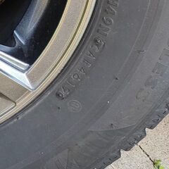 スタッドレスタイヤ　１９５／６５／Ｒ１５　アルミホイールとナット付き　４本セットの画像