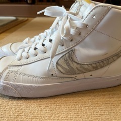 綺麗です❗️Nike Women's Blazer Mid 77 "Zebra/Safari"の画像