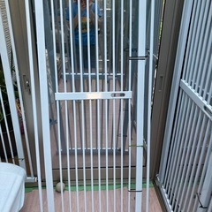 ペットゲート 猫 150cm ドア付き (白 取付幅75-85c...
