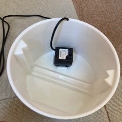 【値下げ】ペット用自動給水器　アイリスオーヤマの画像