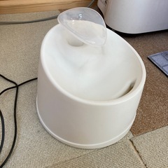 【値下げ】ペット用自動給水器　アイリスオーヤマ