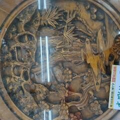 南国系◆彫刻テーブル◆ガラス天板あり◆細かい細工彫◆小傷はあります。【浜村鹿野温泉ICから3分 買取本舗 宮本リサイクル 営業時間9～19時 定休日水曜のみ←連絡できませんm(_ _)m】の画像