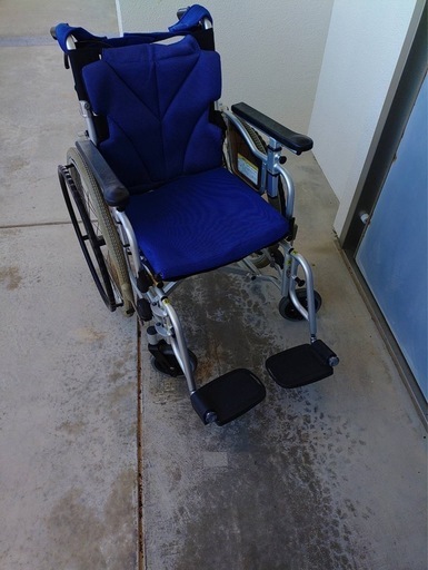 車椅子（折りたたみ可能）