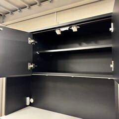  20086  3枚扉 ソフトクローズ キッチンボード 幅116.3 大川家具   ◆大阪市内・東大阪市他 6,000円以上ご購入で無料配達いたします！◆ ※京都・高槻・枚方方面◆神戸・西宮・尼崎方面◆生駒方面、大阪南部方面　それぞれ条件付き無料配送あり！            の画像