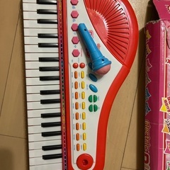 おもちゃのピアノ