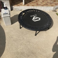 ゴミ箱　トランポリン　の画像