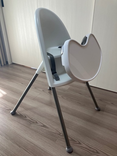 ベビービョルン】ハイチェア(ハーネス付) ホワイト／グレー