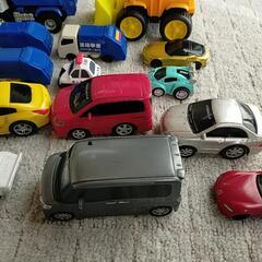 男の子　車　おもちゃの画像
