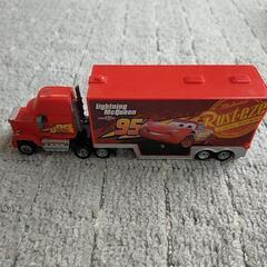 カーズ　マック　トミカ　おもちゃ