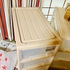 押入れ3段収納ケース残り1点あります（17時までに取りに来れる方）の画像