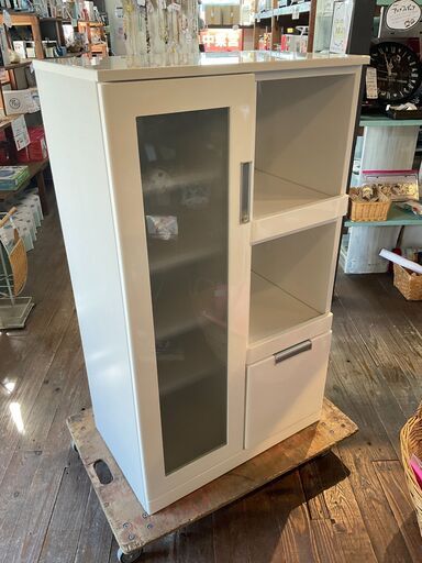 株式会社サン　MILK　70レンジ台　ワンルームにも置きやすいサイズ感です