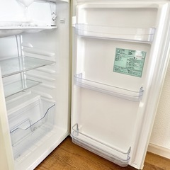 1ドアレトロ冷蔵庫の画像