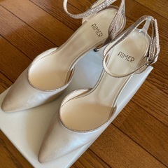 1度使用　美品　AIMER エメ 婦人用　グリッター　パンプス　フォーマルの画像