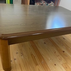 こたつテーブルの画像