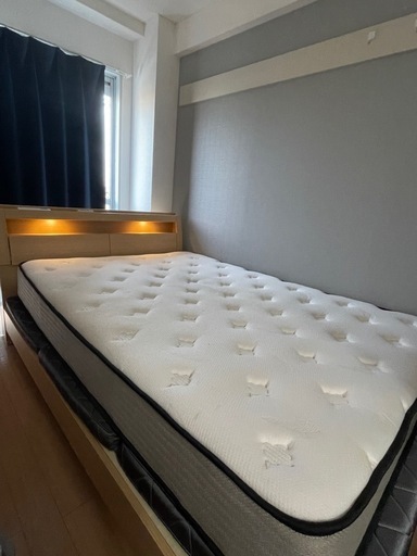 セミダブルベッド