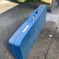 折りたたみテーブル椅子セットの画像