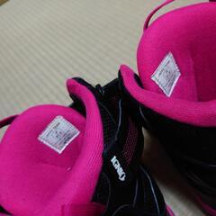 取引完/子供用スノボ板&ビン&ブーツ&ウエア&ヘルメットのセットの画像
