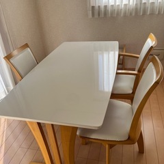 お取引中です！ニトリ　ダイニングセット　テーブル　イス5点セット！の画像