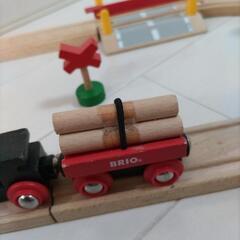ブリオ　BRIO 踏切　電車　おもちゃの画像