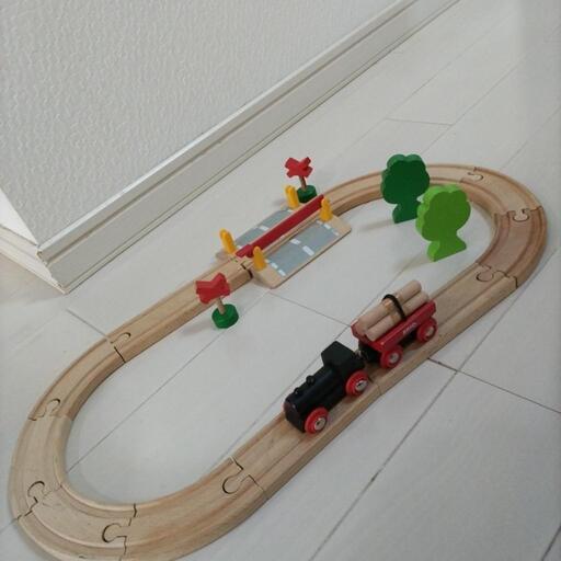 ブリオ　BRIO 踏切　電車　おもちゃ