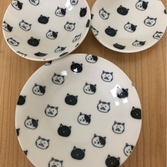 【取引完了】猫柄のお皿3枚セット