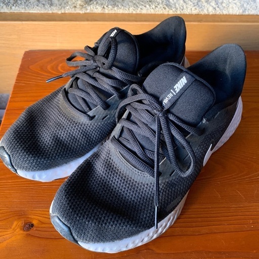 NIKE スニーカー 25cm