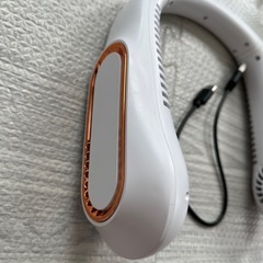 携帯用首掛けファン　ネッククーラー
の画像