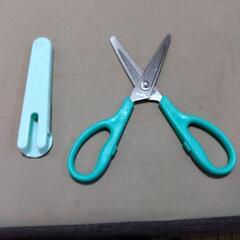 左利き用のハサミ(キャップ付)【中古】の画像