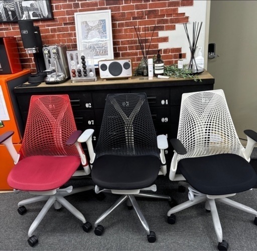 オフィス家具譲ります！机5台・椅子5脚・袖机5台・ディスプレイ棚1台