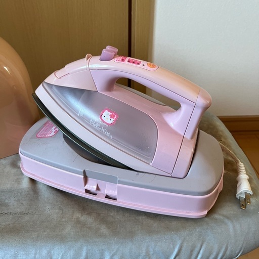【難あり】サンヨー製コードレスアイロン　ハローキティモデル
