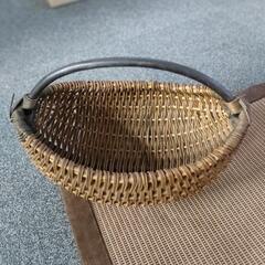 籐のかごの画像